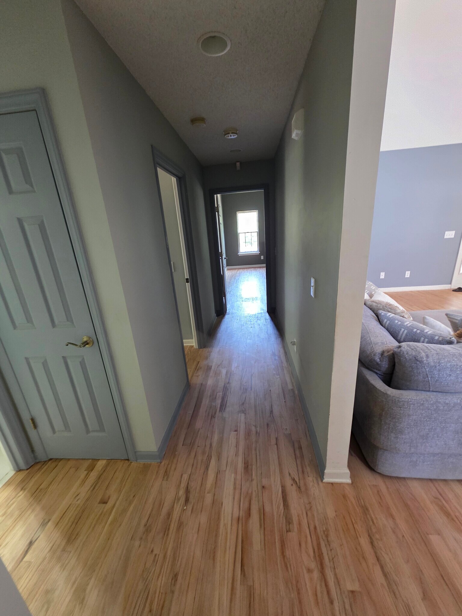 Full bath separates the two smaller bedrooms. - 8803 Whaley Cir