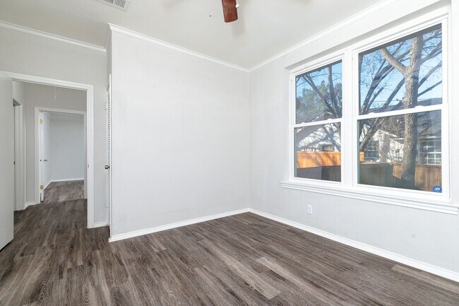 Building Photo - 5700 Pershing Ave