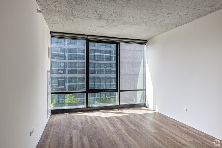 Building Photo - 59 E 14th St