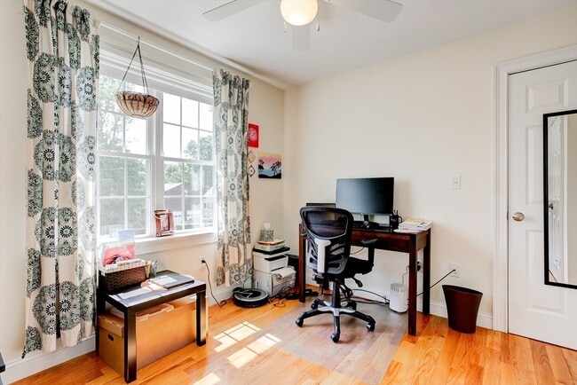 Building Photo - 3 Hawthorne St