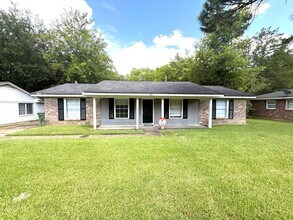 Building Photo - 1805 Gillespie Dr