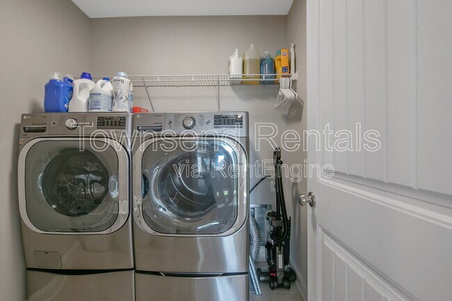 Building Photo - 1408 Friar Rock Cir