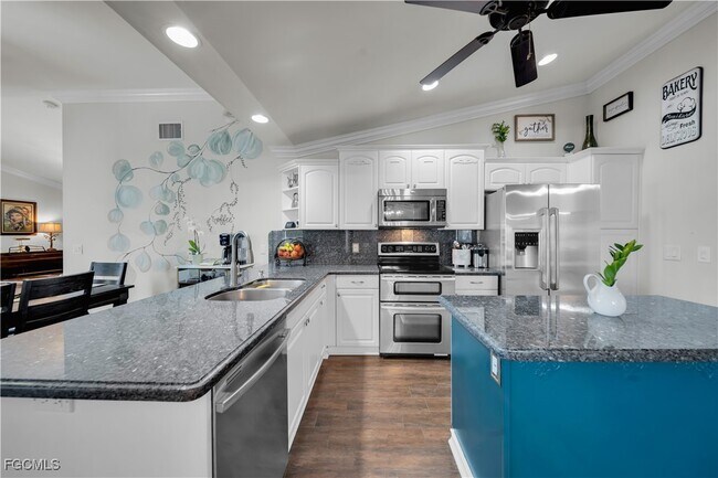 Building Photo - 1811 NE 5th Terrace