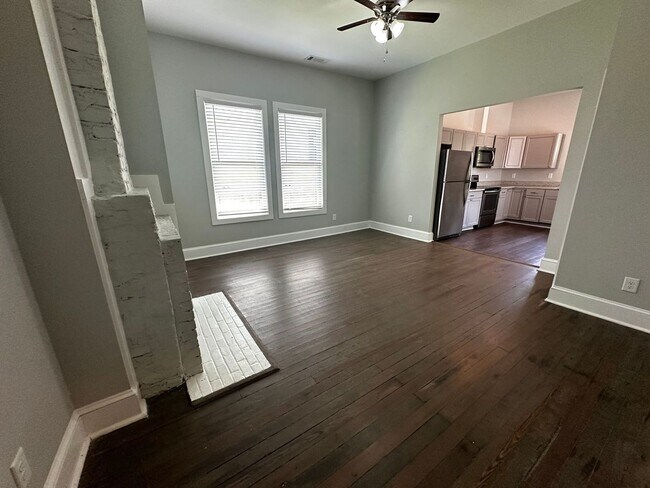Building Photo - PRE-LEASING FOR AUGUST 2026!