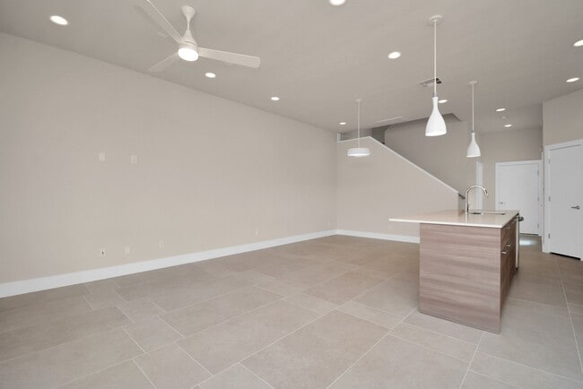 Building Photo - 4707 Oats St