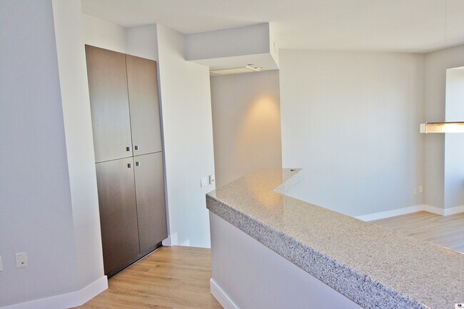 Building Photo - 1100 Wilshire Blvd