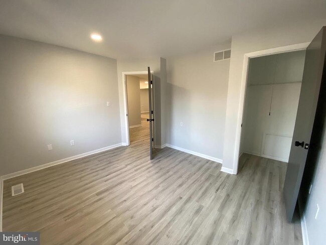 Building Photo - 117 Foxfire Dr