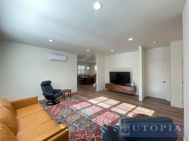 Building Photo - ROOM FOR RENT: Gorgeous, NEW Construction in Desirable, Sunny Prospect Heights!  Co-signers Accep...