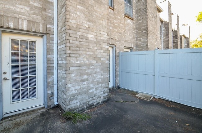 Building Photo - 6000 Reims Rd