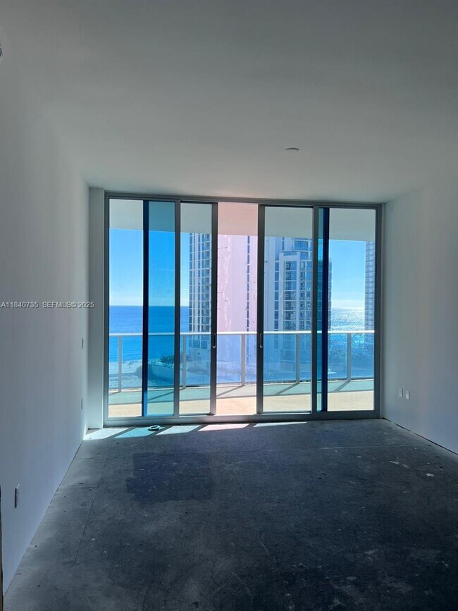 Building Photo - 17550 Collins Ave