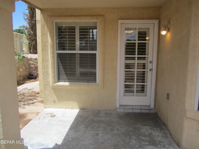 Building Photo - 6924 Imperial Ridge Dr