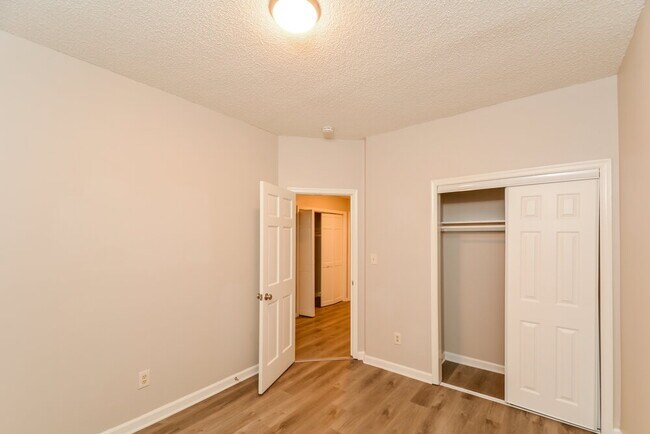 Building Photo - 103 Talon Dr