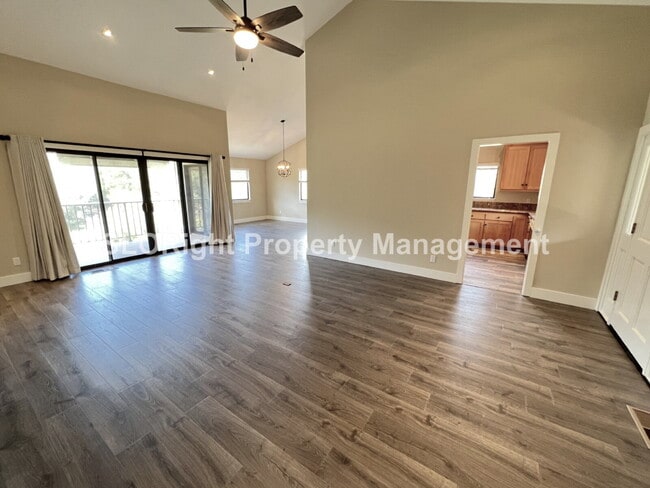 Building Photo - AVAILABLE NOW - Recently Updated Home in Templeton - 2 Bed / 2 Bath