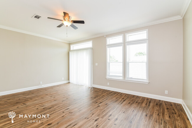 Building Photo - Stylish 3-Bedroom Home