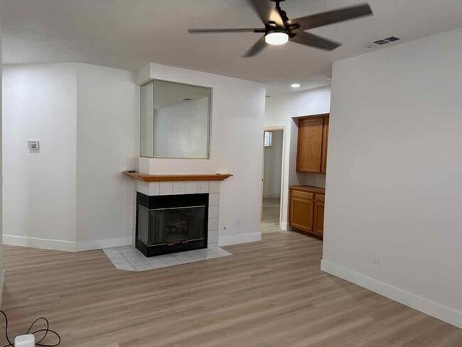 Building Photo - Remodeled 3 Bedroom Elk Grove House
