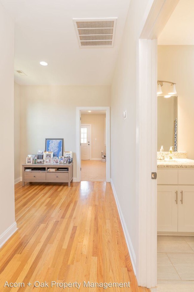 Building Photo - 3 br, 2.5 bath House - 110 Chestnut St.