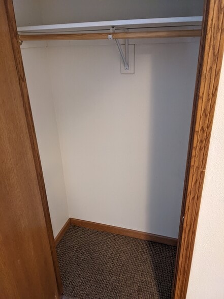 Building Photo - 1114 Roth Ln