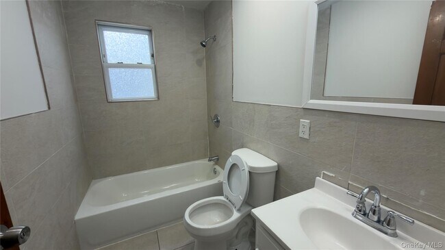 Building Photo - 225 Church St