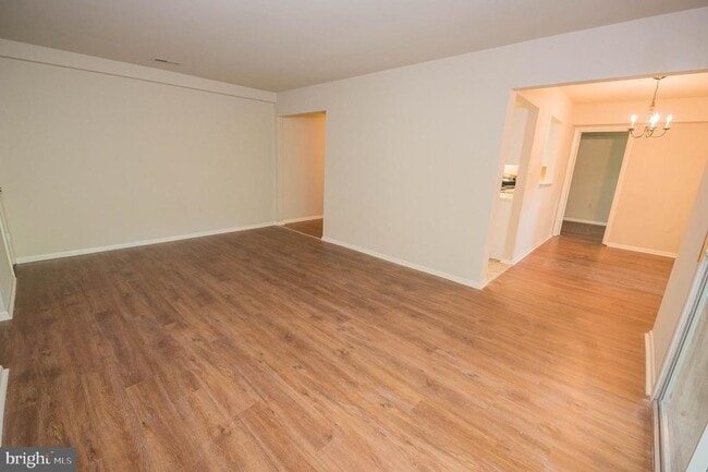 Building Photo - 803 College Ln