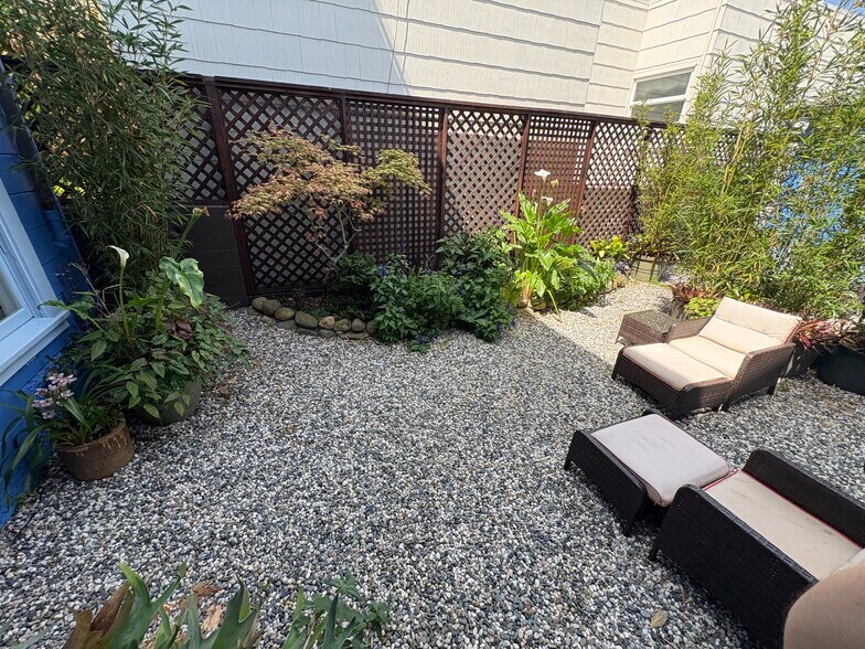 Building Photo - 1703 Funston Ave