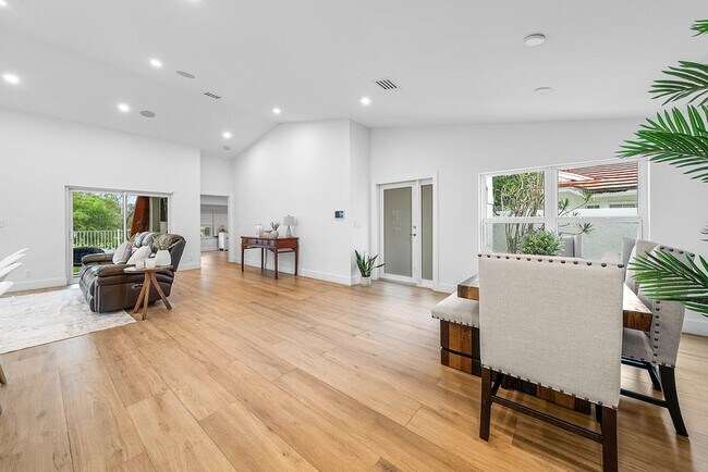 Building Photo - 2721 Neaton Ct