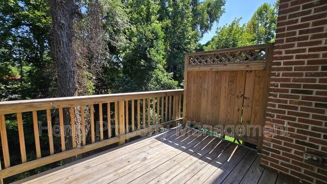 Building Photo - 1531 Yarborough Park Dr