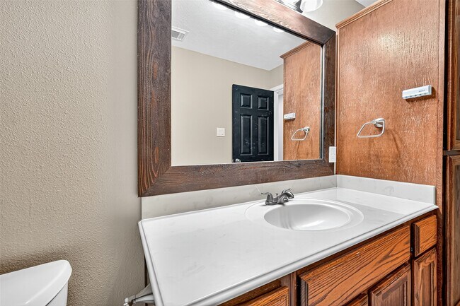 Building Photo - 926 Seabourne Meadow Dr