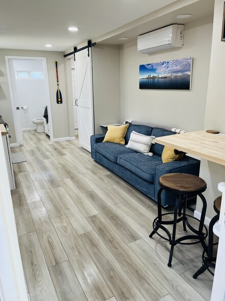 Living area - 520 N Cedar St