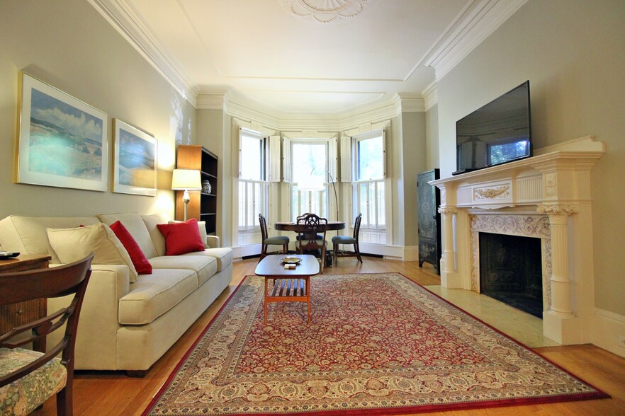 Primary Photo - 385 Commonwealth Ave