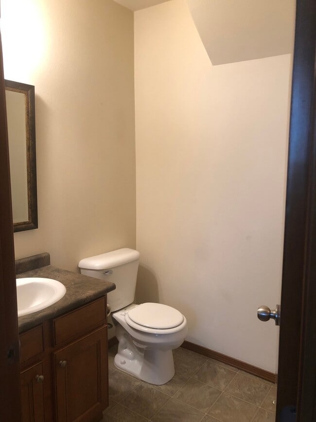 Building Photo - Huntington Duplex