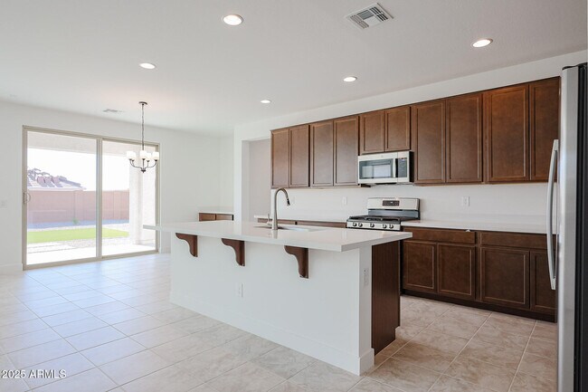 Building Photo - 14819 W Cottontail Ln