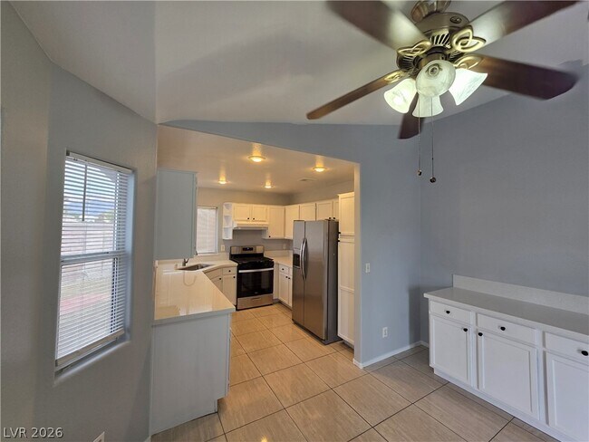 Building Photo - 5843 Berry Hill Ln