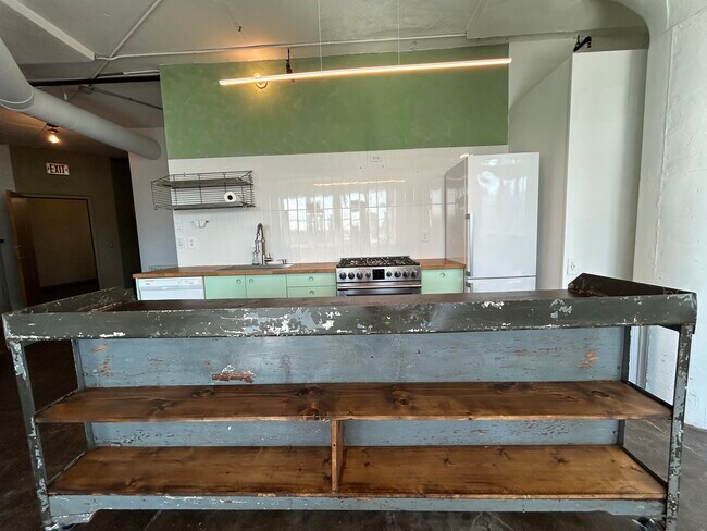 Building Photo - 426 Marietta St NW