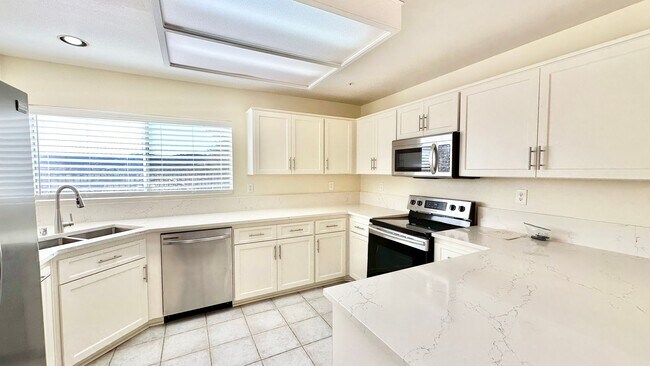 Building Photo - 5751 Galloway Pl