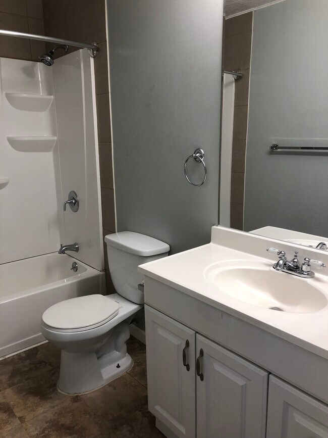 Building Photo - 710 Erin Place