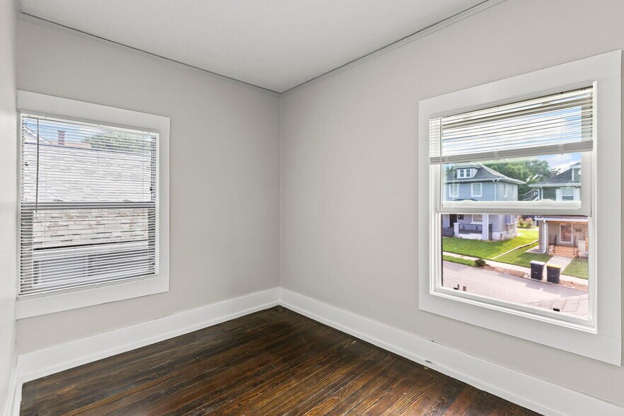 Building Photo - 336 N Hardesty Ave