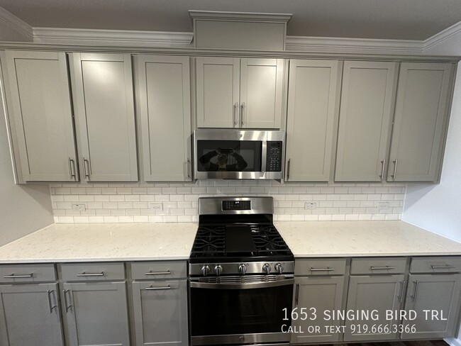 Building Photo - 1653 Singing Bird Trl