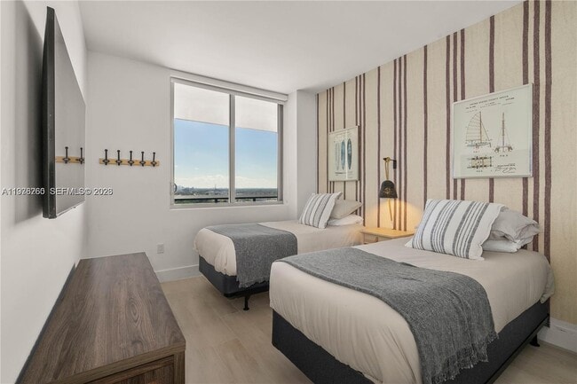 Building Photo - 16385 Biscayne Blvd