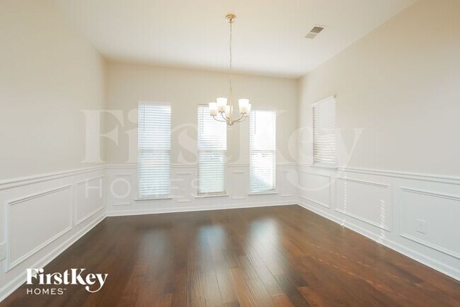 Building Photo - 719 Hot Springs Trail