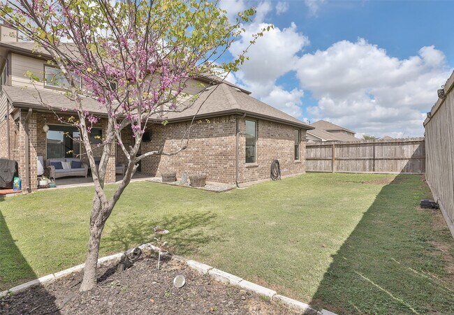 Building Photo - 2810 Bluesage Bluff Dr