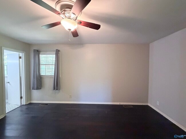 Building Photo - 8711 Edgehill Dr SE