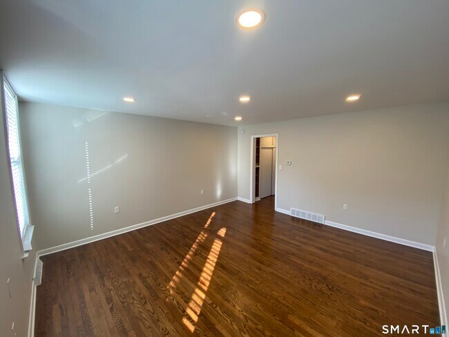 Building Photo - 63 Warren St