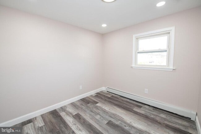 Building Photo - 710 W Callowhill St