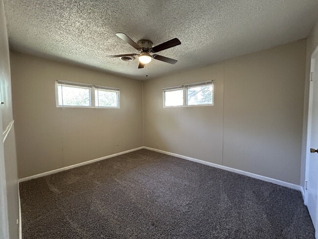 Building Photo - Home Located In Tech Terrace Near Park, Mi...