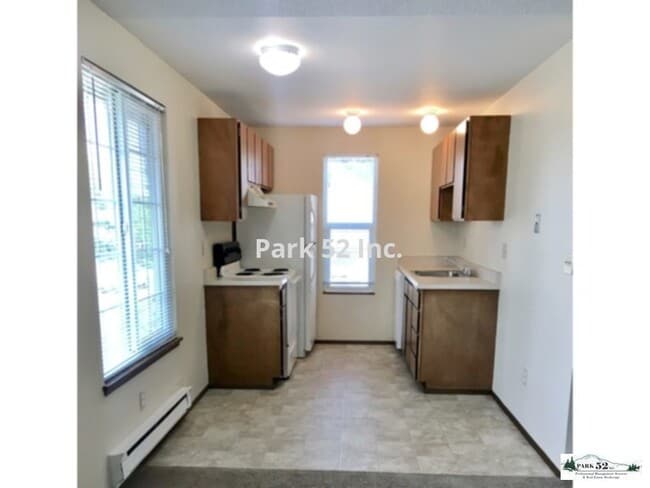 Building Photo - 6601 S Tyler St