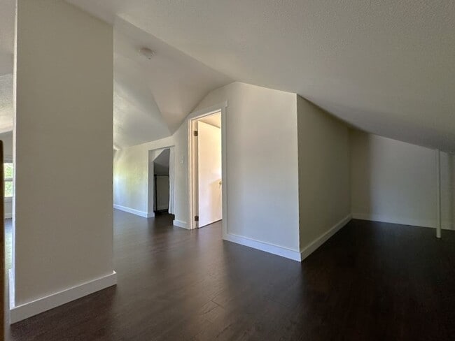 Building Photo - Proctor district home featuring updated ki...