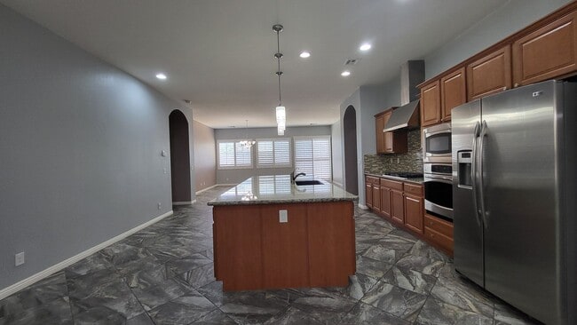 Building Photo - 5 bedroom, 4 bathroom home with a Casita