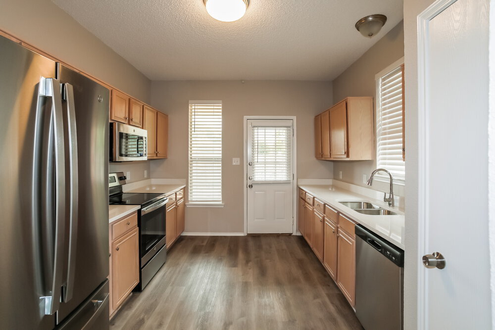 Building Photo - 7213 Park Creek Cir W