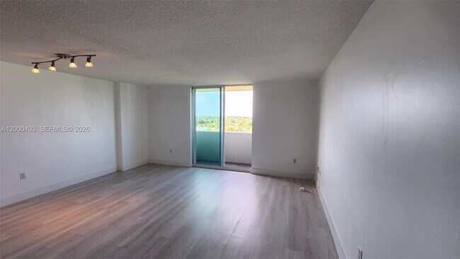 Building Photo - 3000 Coral Wy