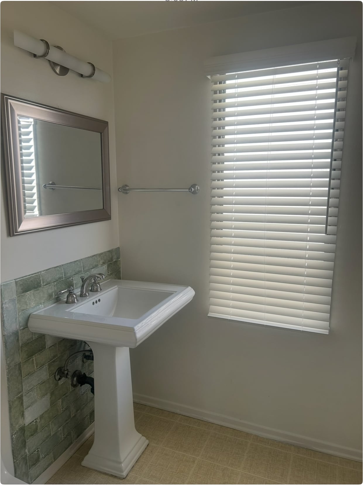 Powder Room - 4452 W Kling St